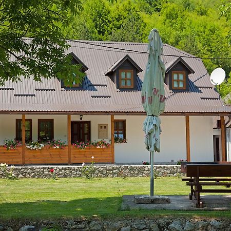 Apartment Mira Korana Kültér fotó
