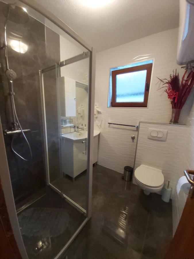 Apartment Mira Korana Kültér fotó