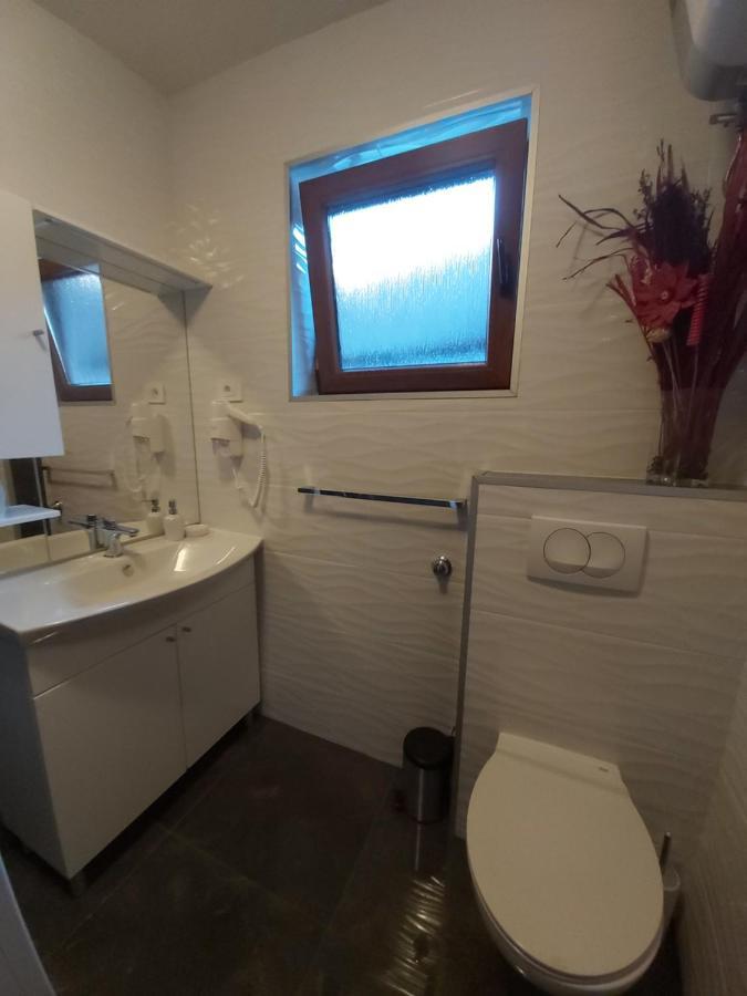 Apartment Mira Korana Kültér fotó