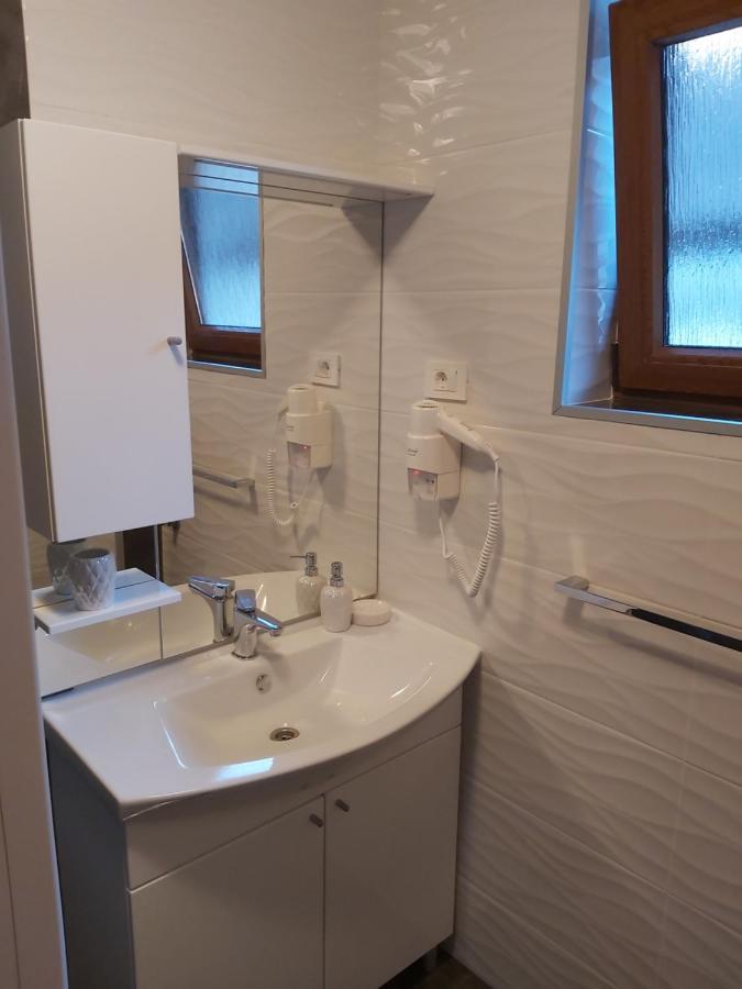 Apartment Mira Korana Kültér fotó