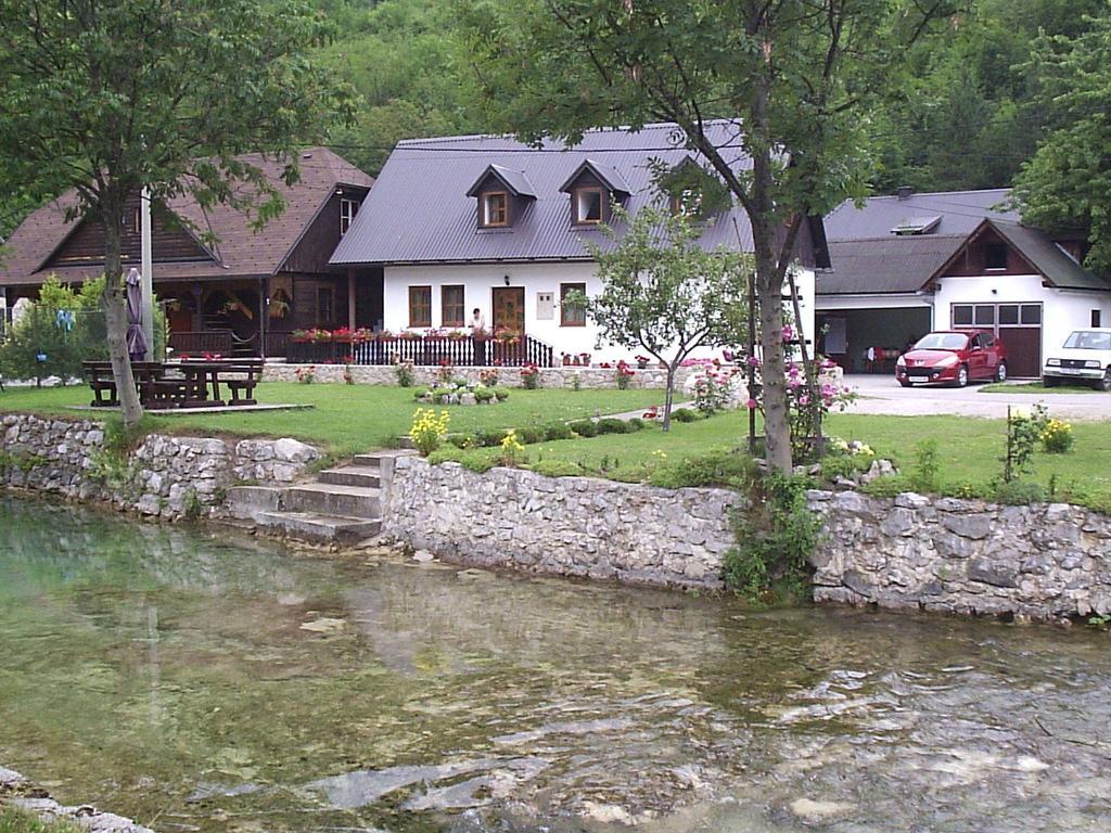 Apartment Mira Korana Kültér fotó