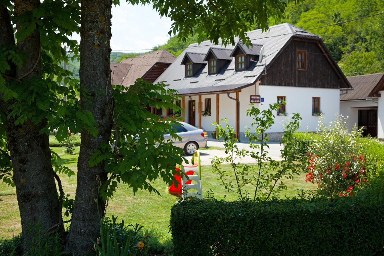 Apartment Mira Korana Kültér fotó