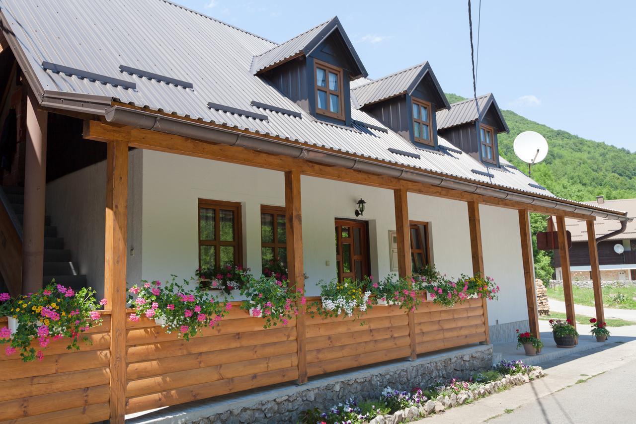 Apartment Mira Korana Kültér fotó